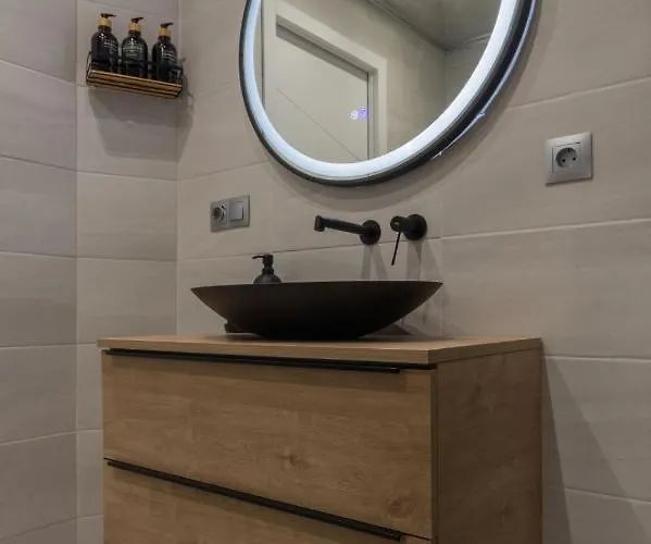 Torre 2 Planta 11 דירה פואנגירולה